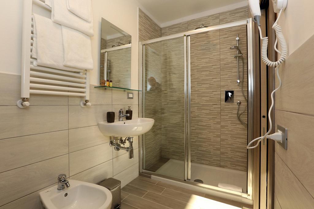 Hôtel Casa Martinez Roma Extérieur photo