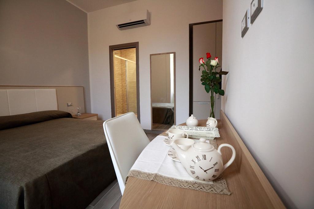 Hôtel Casa Martinez Roma Extérieur photo