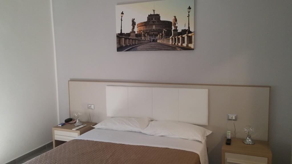 Hôtel Casa Martinez Roma Extérieur photo